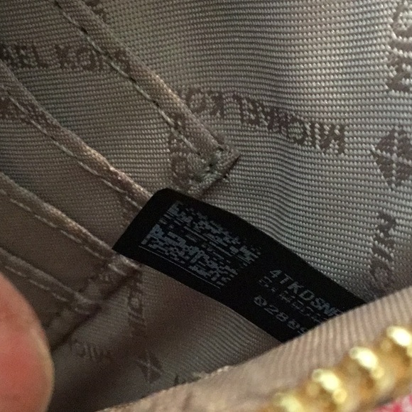 NWT Michael Kors Jet Set EFFIE TOWERS Nouveau Novelty Leather Large Wrislet - Picture 13 of 16